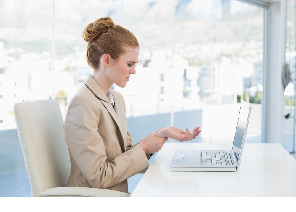 Symptoms of joint arthrosis for working on a computer
